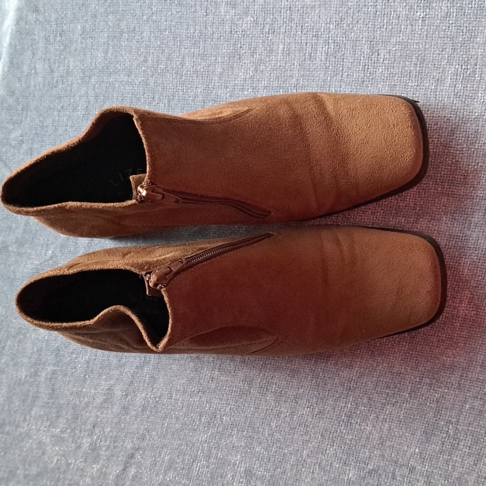 Liz Claiborne Suede Ankle Boot.  Camel Color. 8 1/2.  Like new